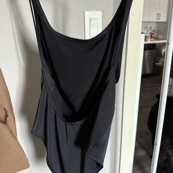 Guess swimsuit - Picture 3 of 6